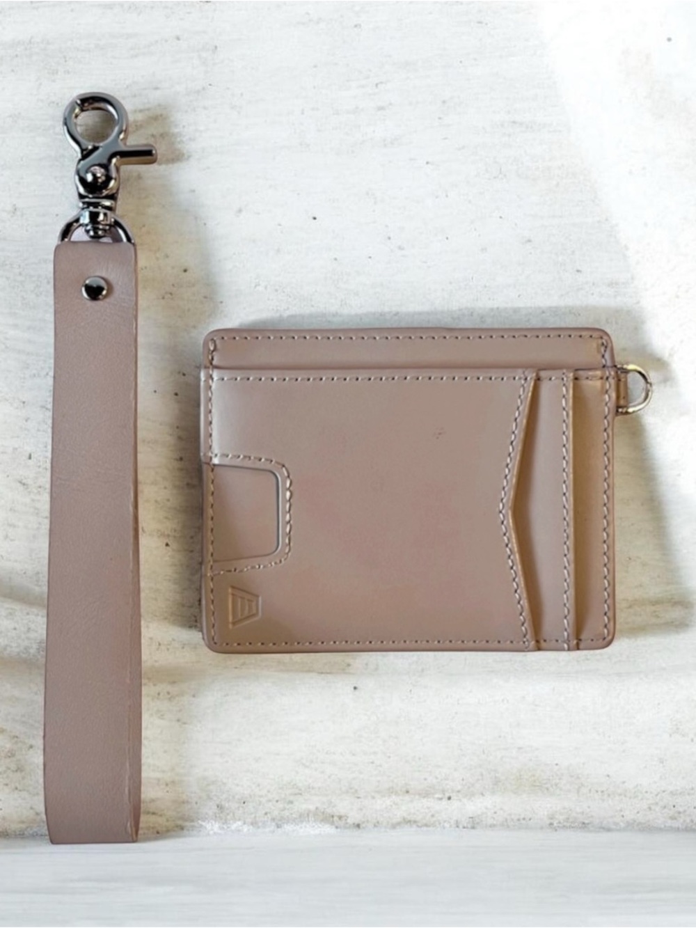 Andar The Denner Wristlet Leather Wallet Lilac ID Card Pull RFID Unused Darylann